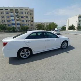 Toyota Camry 2013