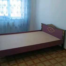 Spalny  krowat