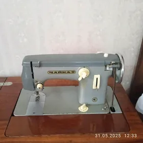 швейная машинка Чайка