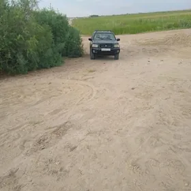 Nissan Pathfinder 2000