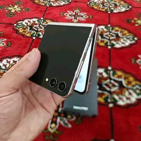 Samsung Z Flip 5 8/256