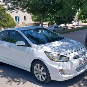 Hyundai Accent 2011
