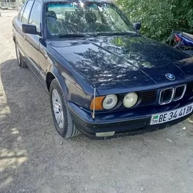 BMW 525 1990