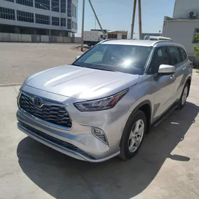 Toyota Highlander 2020