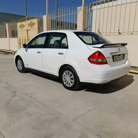 Nissan Versa 2010