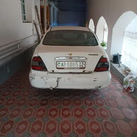 Daewoo Leganza 2000