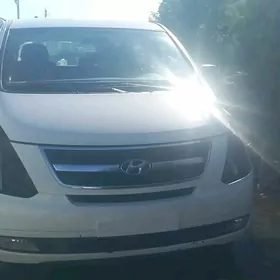 Hyundai H-1 2015