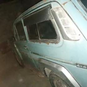 Lada Niva 2000
