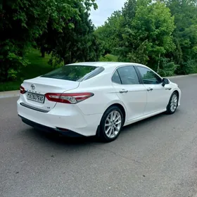 Toyota Camry 2018