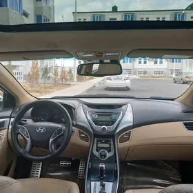 Hyundai Elantra 2013