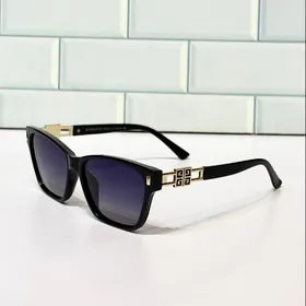 Oçki Givenchy