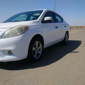 Nissan Versa 2013