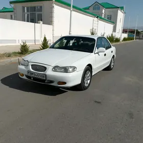 Hyundai Sonata 1996