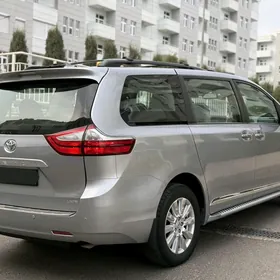 Toyota Sienna 2018