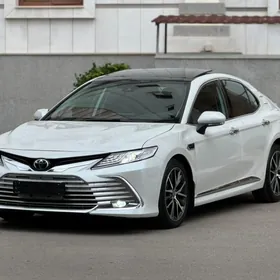Toyota Camry 2021