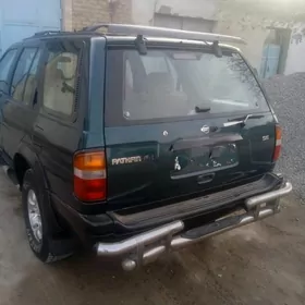 Nissan Pathfinder 1997