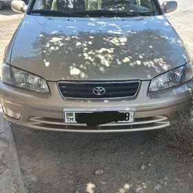 Toyota Camry 2001