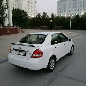 Nissan Versa 2010
