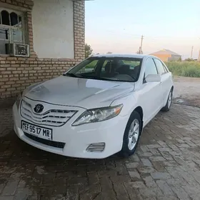 Toyota Camry 2010