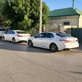 Toyota Camry 2020