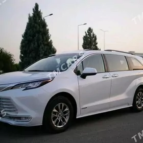 Toyota Sienna 2021