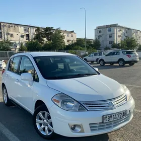 Nissan Versa 2011