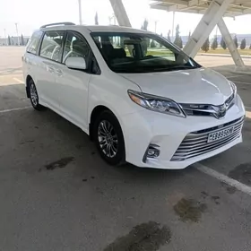 Toyota Sienna 2020