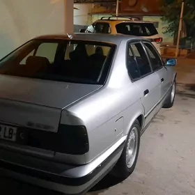 BMW 525 1990
