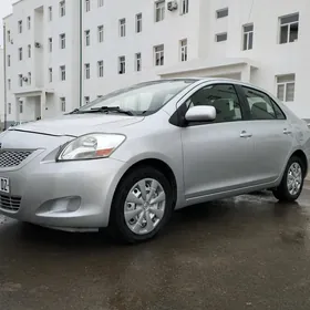 Toyota Yaris 2011
