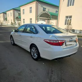 Toyota Camry 2016