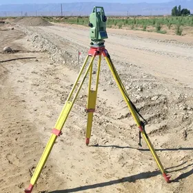 DISTOMAT LEICA TC-407