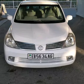 Nissan Tiida 2006