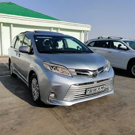 Toyota Sienna 2019