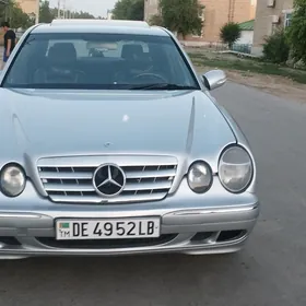 Mercedes-Benz E320 1996