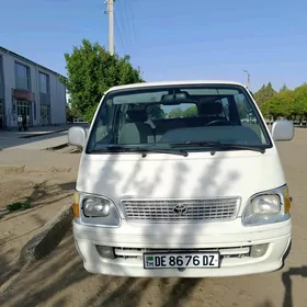 Toyota Hiace 2004