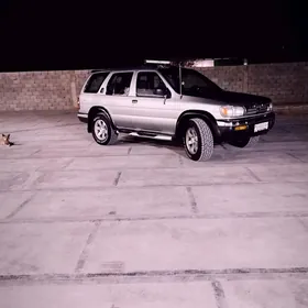 Nissan Pathfinder 1998