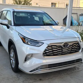 Toyota Highlander 2022