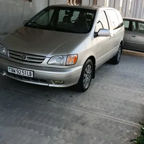 Toyota Sienna 2002