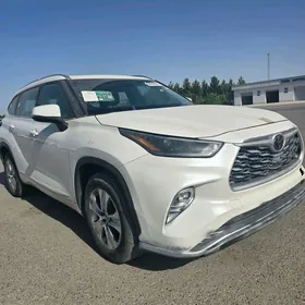 Toyota Highlander 2020