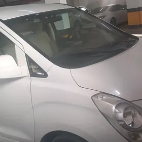 Hyundai H-1 2013