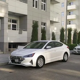 Hyundai Elantra 2020