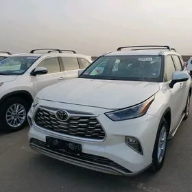 Toyota Highlander 2021