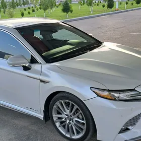 Toyota Camry 2018
