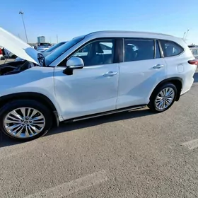 Toyota Highlander 2020
