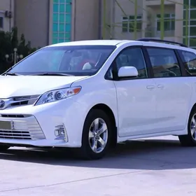 Toyota Sienna 2020
