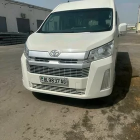 Toyota Hiace 2021