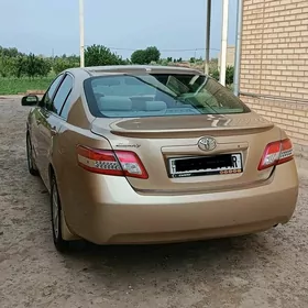 Toyota Camry 2011
