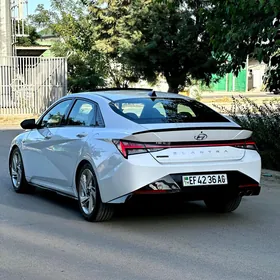 Hyundai Elantra 2021