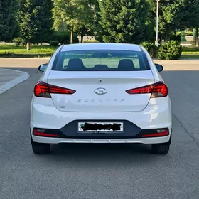 Hyundai Elantra 2020