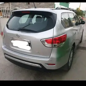 Nissan Pathfinder 2013